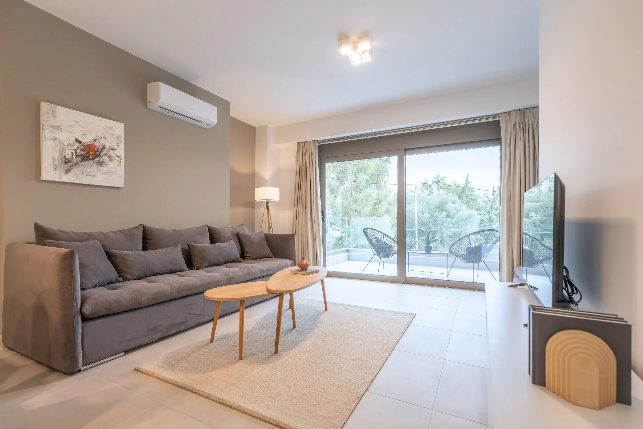 Greenville Residence II - gallery image 2