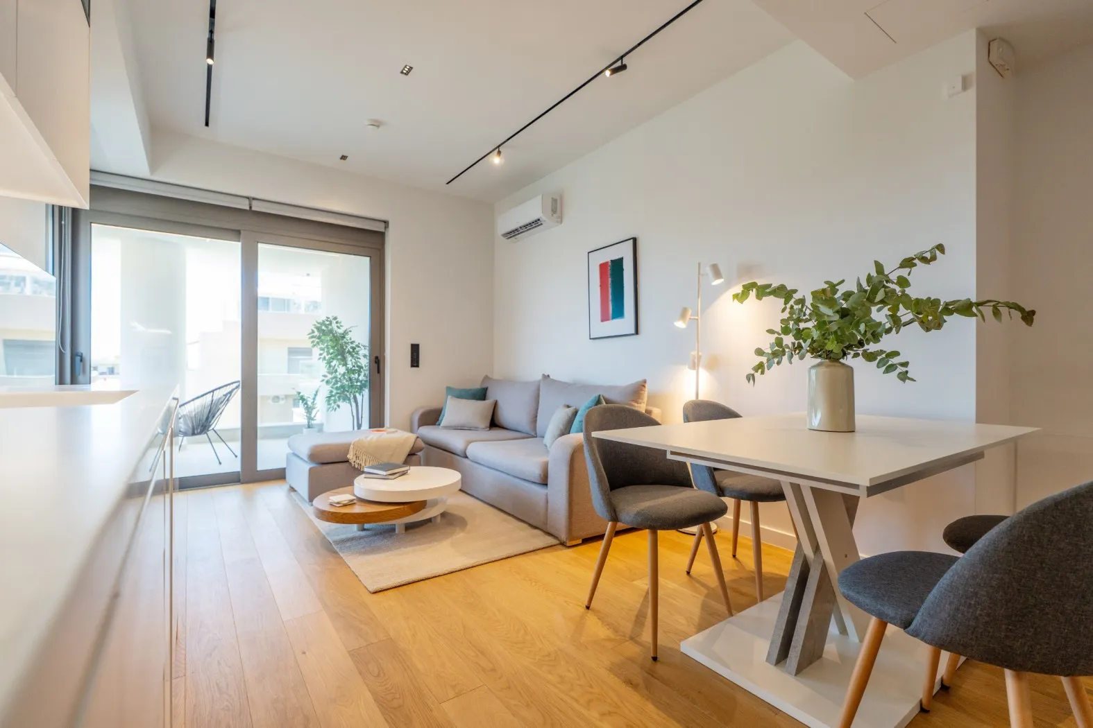 Aurora Residence I - gallery image 2