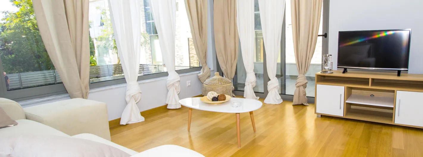 Glyfada Residence - gallery image 5