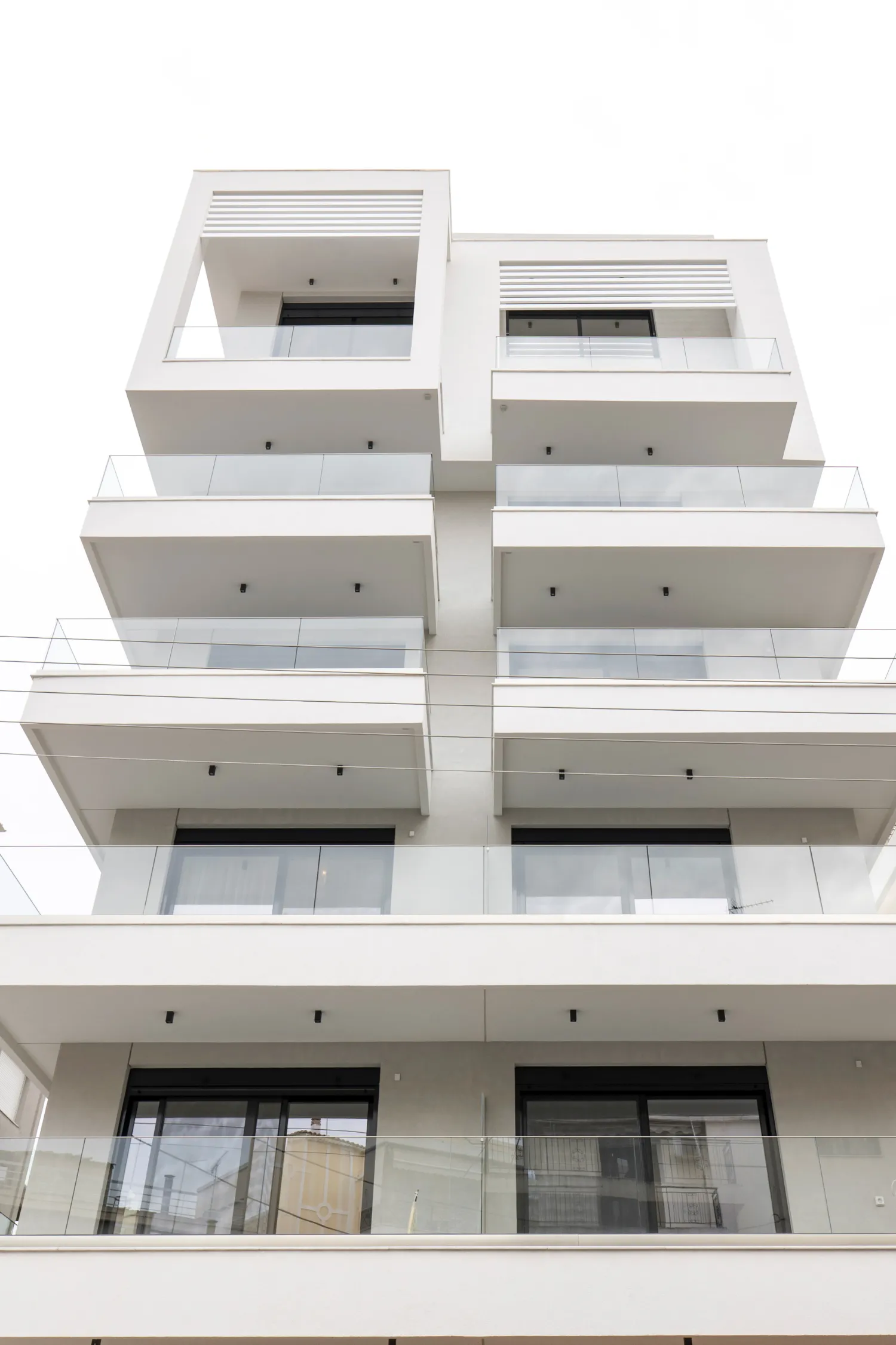 Royal Blue Residence I - gallery image 6