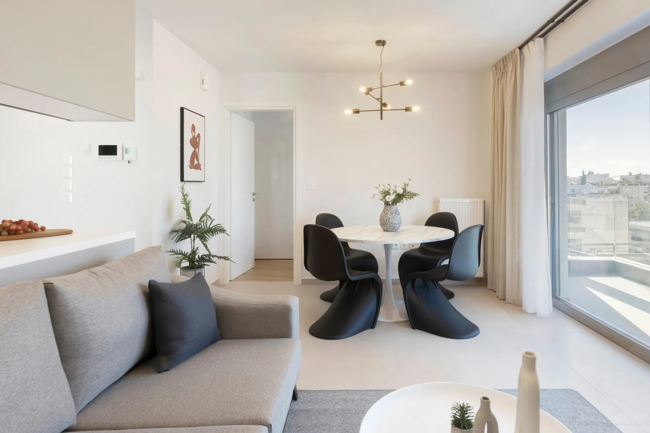 Royal Blue Residence II - gallery image 2