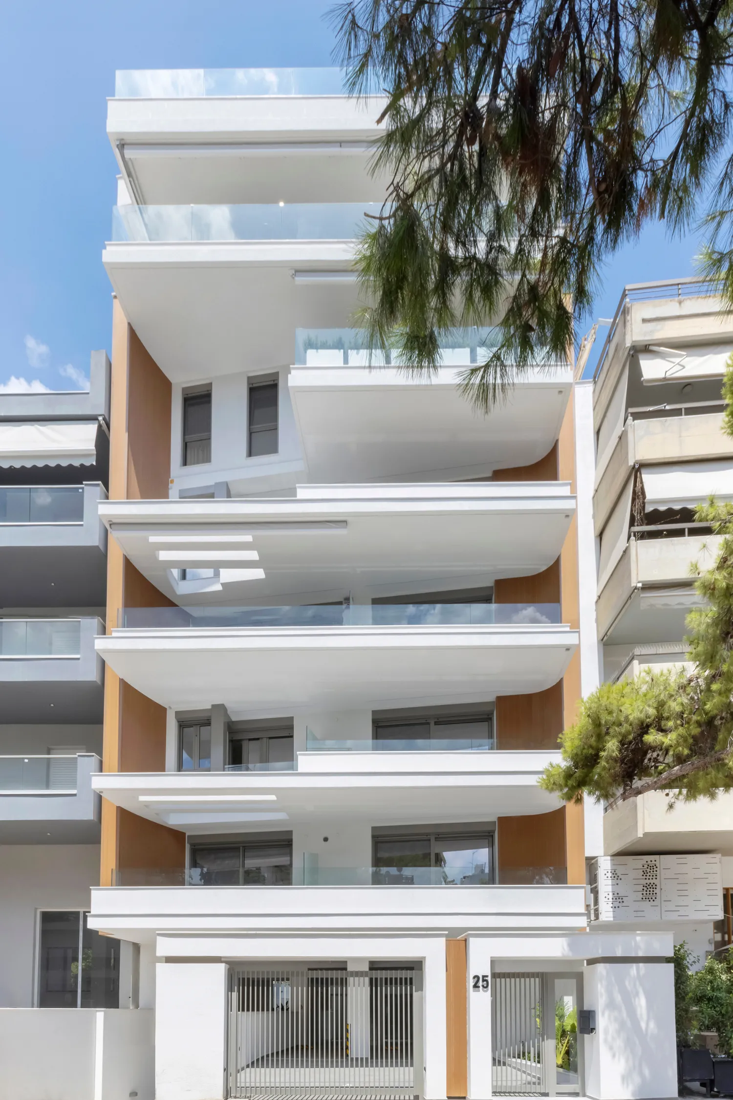 Royal Blue Residence II - gallery image 6