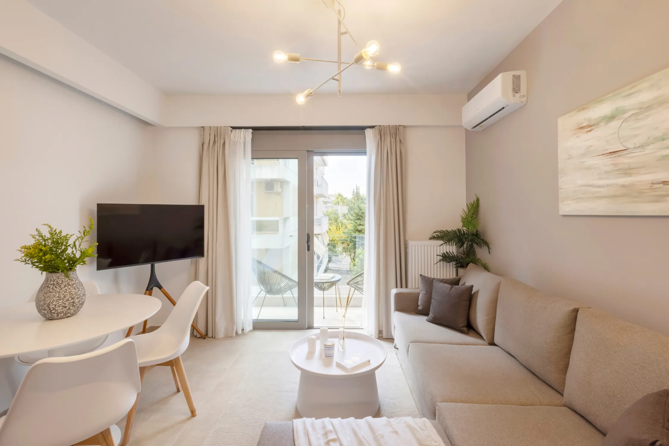 Greenville Residence I - gallery image 5